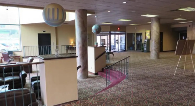 Days Inn Lead