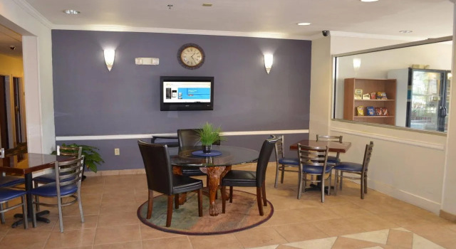 Stay Express Inn & Suites Atlanta