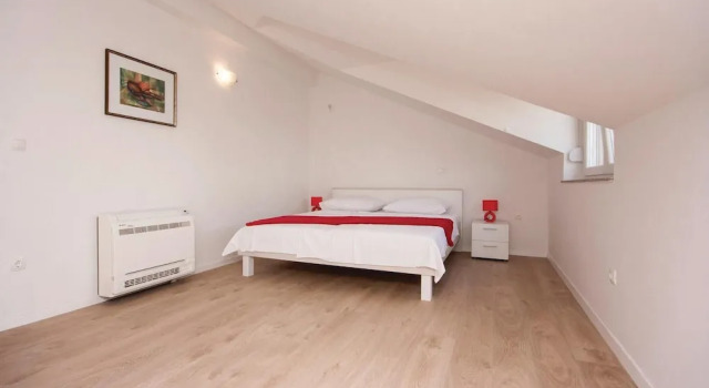 Awesome Home in Tribunj With Wifi and 3 Bedrooms