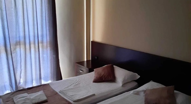 Hotel California Resort, Забронировать Курортный отель Голем Tirana County