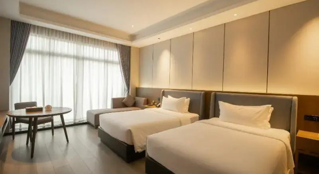 Двухместный номер Standard с балконом DongHu Resort Hotel