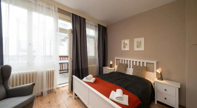 Двухместный номер Standard с балконом New Town - Apple Apartments