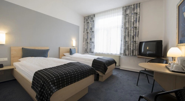 Hotel Keil, Забронировать Отель Вильгельмсхафен East Frisia, рядом с Stadthalle Wilhelmshaven