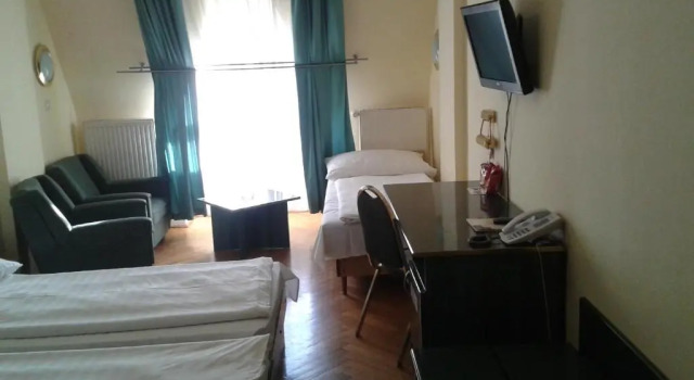 Трёхместный номер Standard Hotel Bara Budapest