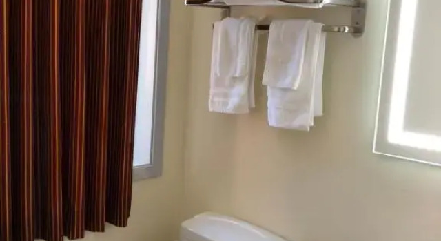 Номер Deluxe Monticello Motel