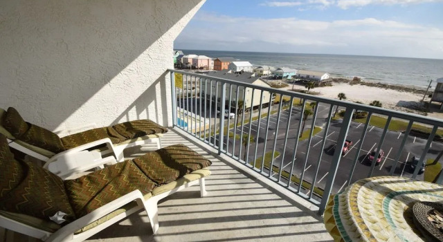 Gulf Shores Surf & Racquet Club 713A by RedAwning, Boek Appartement Gulf Shores 