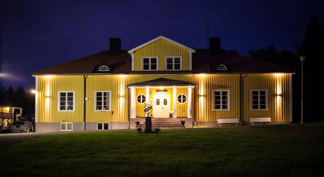 Bjurfors Hotell & Konferens, Rezerwuj Hotel Hotele w Svealand z parkingiem, Parking