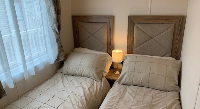 Beautiful 2-bed Caravan in Stratford-upon-avon, Забронировать Дом для отпуска Отели Уорикшир с парковкой, Парковка