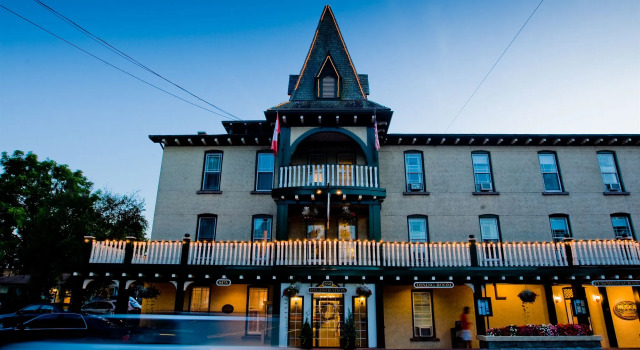 The Gananoque Inn, Rezervovat Hotel Hotely v Gananoque s bazénem, Bazén