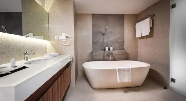 Номер Standard с балконом The Capital Hotel and Resort Seminyak