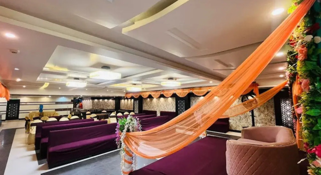 OYO 26773 Hotel Satyam Inn, Забронировать Отель Пратапгарх штат Уттар-Прадеш
