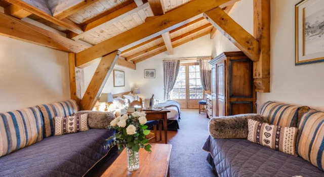 Четырёхместный номер Standard Hôtel La Grange dArly