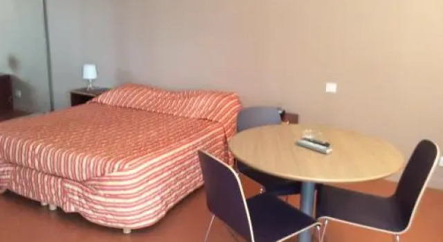 Tempologis, Rezervasyon Otel Evry Essonne