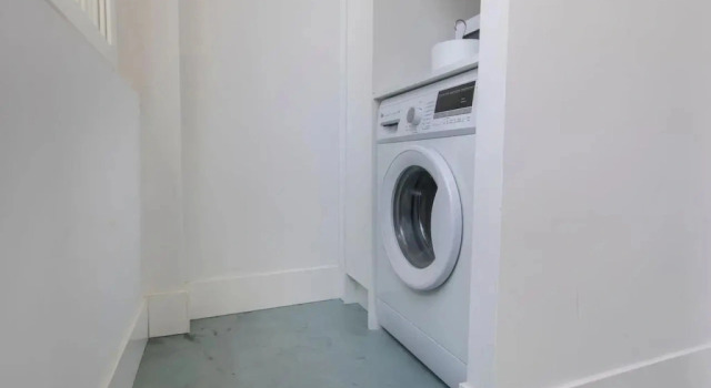 Brand new fully furnished hostel just 20 meters from Anjos metro station - 7, Забронировать Хостел Хостелы Лиссабона, рядом с Станция метро Авенида, Хостел