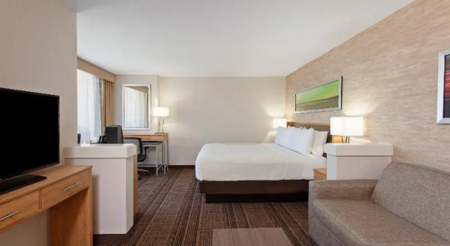 Двухместный полулюкс Holiday Inn Diamond Bar - Pomona by IHG