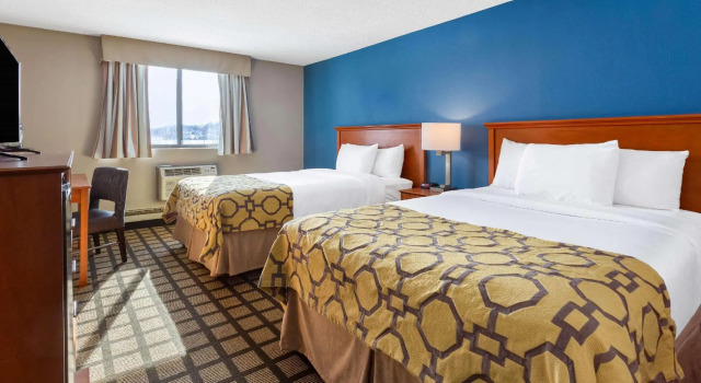 Четырёхместный номер Standard Baymont by Wyndham Rochester Mayo Clinic Area