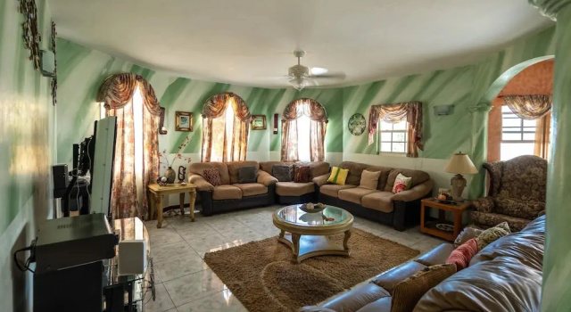 Коттедж Comfort Leela's Manor