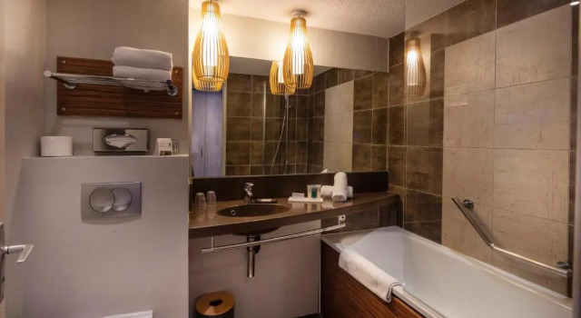 Трёхместный номер Standard с частичным видом на море Thalazur Port-Camargue - Hotel & Spa
