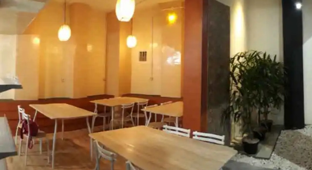 Hotel Studio Yobel (Menerima Tamu Umum & Pasangan Suami Istri), Book Hotel 3-Star Hotels in East Java, 3*