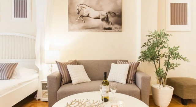 Athenian Home by Livin Urbban