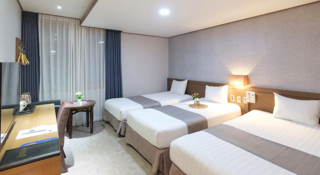 Трёхместный семейный номер Standard Benikea Hotel Jeju