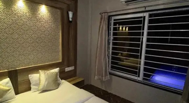Mount cottage supreme, Varaa Lomakoti Hotellit New Delhi uima-altaalla, Uima-allas