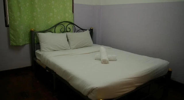 Moom Pon Khlai Hostel & Spa