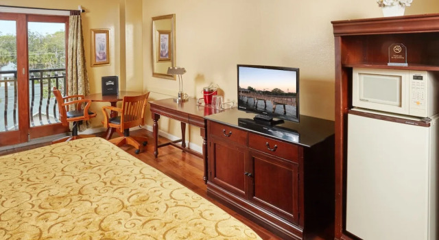Двухместный номер Standard с балконом Ocean Inn & Suites
