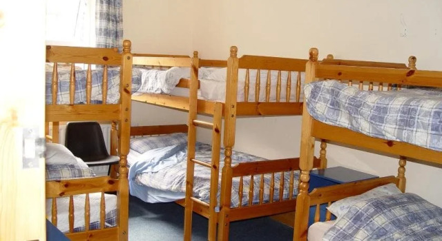Clare's Rock Hostel Budget B&B, Book Hostel / Vandrerhjem Hostels i Carran, Hostel / Vandrerhjem