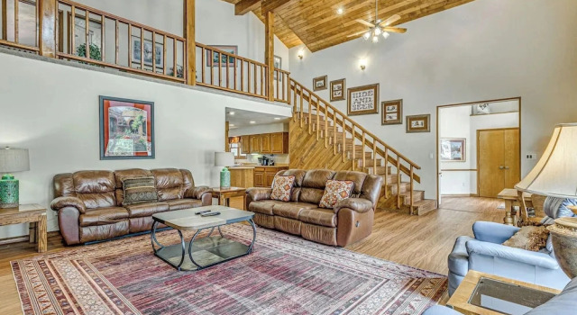 6br, Multi-level Deck: Group Getaway in Ruidoso, Забронировать Дом для отпуска Виллы Нью-Мексико, Вилла