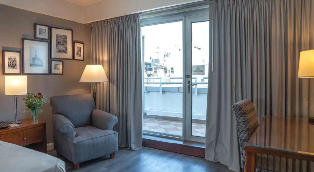 Двухместный номер Standard с балконом Doubletree By Hilton Buenos Aires
