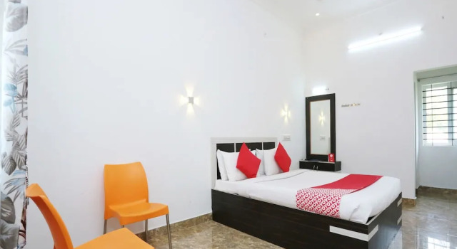 OYO 13792 Blue Bell Holiday Inn, Забронировать Отель Отели Йеркод 3 звезды, 3*