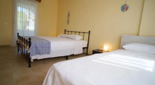 Sithonia Lodge, Book Hotel  