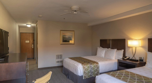 Best Western Plus Monterey Inn, Забронировать Отель Монтерей Виноградники Монтерей, рядом с Спортивный центр Monterey