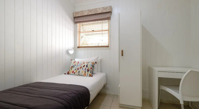 Deluxe Apartment Barney Beach Accommodation
