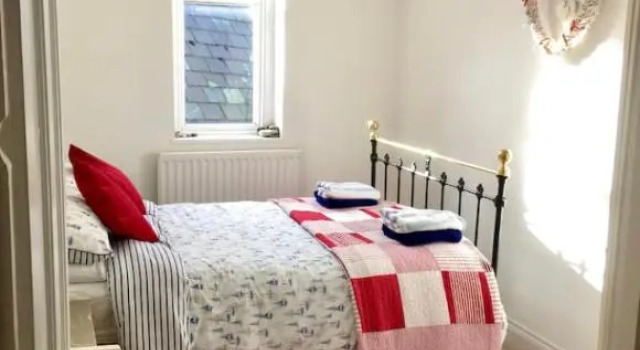 Quirky Lyme Regis Apartment Near Beach, Varaa Huoneisto Asunnot kohteessa Merseyside, Huoneisto