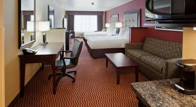 Люкс Deluxe Holiday Inn Express and Suites Great Falls by IHG