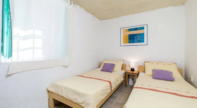 3 Bedroom Lovely Home In Nerezine, Prenota Hotel Hotel a Isole Quarnerine con parcheggio, Parcheggio