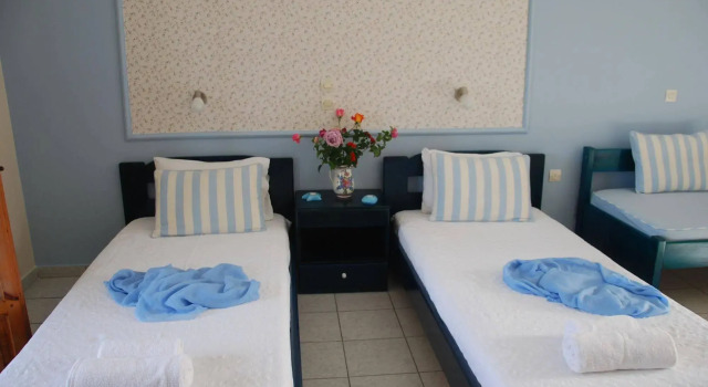Kavos Psarou Studios and Apartments