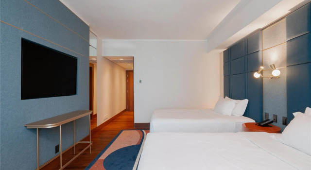 Четырёхместный номер Superior Hilton Porto Alegre, Brazil