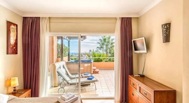 Malibu Apartments, Забронировать Апартаменты/квартира Отели Фуэнхирола с парковкой, рядом с Пляж Эль-Кастильо, Парковка