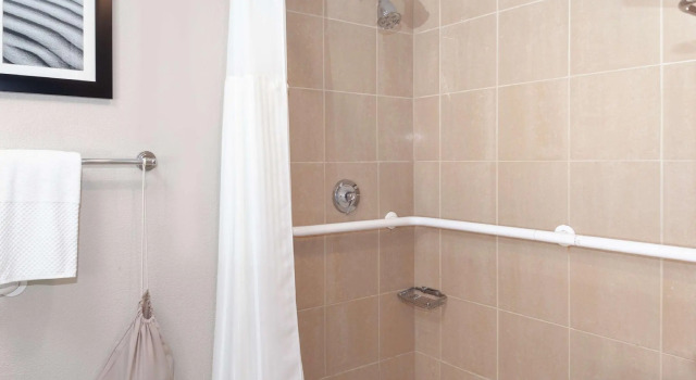 Двухместный номер Standard DoubleTree by Hilton Palm Beach Gardens