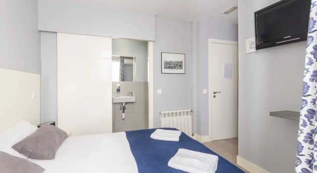 8Rooms Madrid, smart self check-in rooms, Забронировать Гостевой дом Ретиро Мадрид, рядом с Monumento a los Caídos por España
