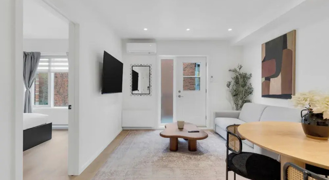 Номер Luxury Le Victoria Midtown Mtl
