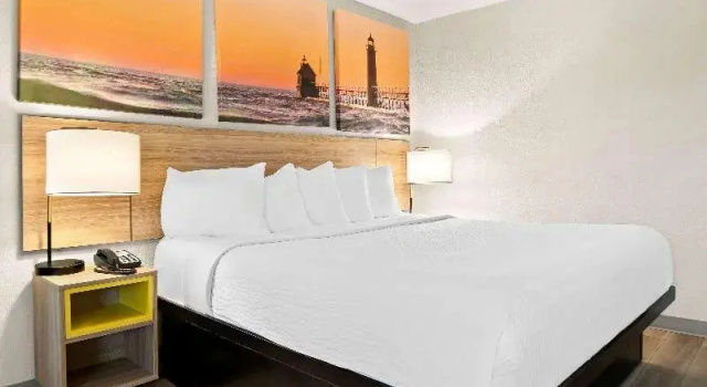 Одноместный люкс Days Inn & Suites by Wyndham Warren