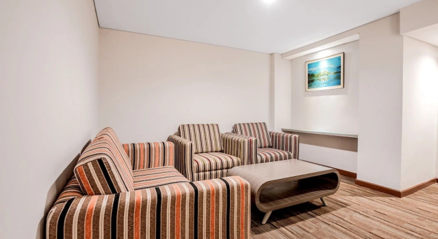 Люкс Deluxe Collection O 7 Hotel Melawai