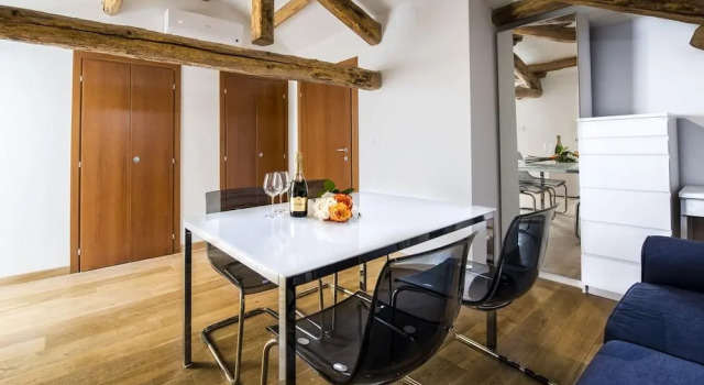 Grand Canal Venetian Small Attic, Забронировать Отель Дорсодуро Венеция, рядом с Accademia Bridge