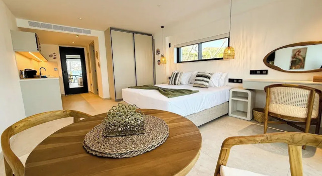 Люкс Comfort Sirena Bay Beach House and Luxury Suites