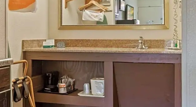 Четырёхместный люкс Quality Inn Sumter