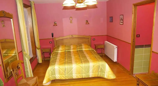 Трёхместный номер Standard с видом на гавань Hôtel De Calais